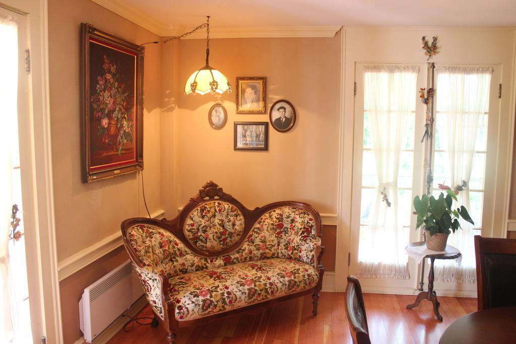 Domaine Les Boises Lee Farm S.A Bed & Breakfast Stanstead Exterior photo