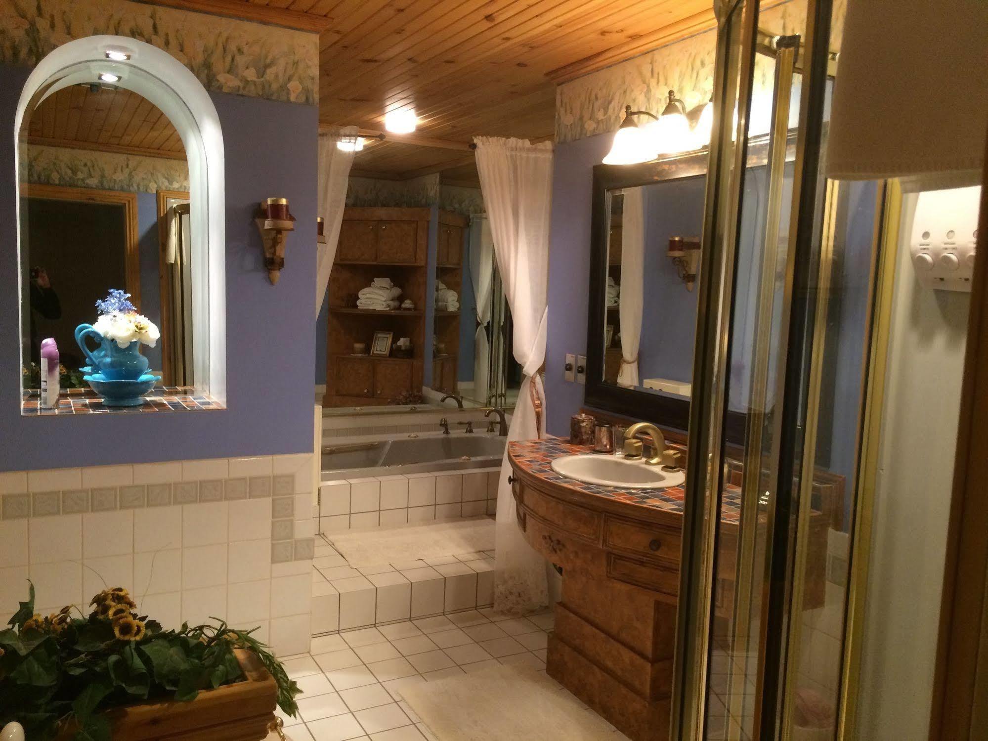 Domaine Les Boises Lee Farm S.A Bed & Breakfast Stanstead Exterior photo
